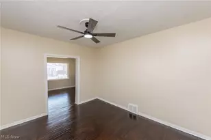 4004 E 41st St, Newburgh Heights, OH 44105 - Photo 15
