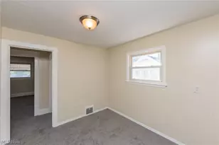 4004 E 41st St, Newburgh Heights, OH 44105 - Photo 31