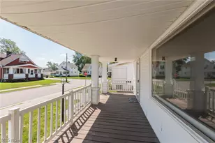 4004 E 41st St, Newburgh Heights, OH 44105 - Photo 5