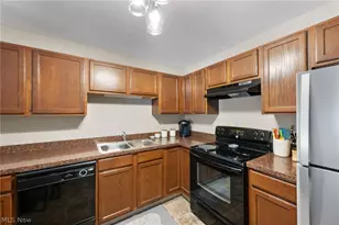 342 Angela Ln, Avon Lake, OH 44012 - Photo 5