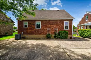 1322 Overlook Dr, Weirton, WV 26062 - Photo 9