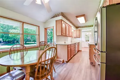 8905 Spring Valley Drive, Mentor, OH 44060 - Photo 9