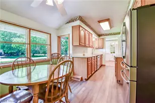 8905 Spring Valley Dr, Mentor, OH 44060 - Photo 9