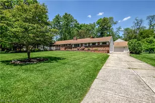 8905 Spring Valley Dr, Mentor, OH 44060 - Photo 3