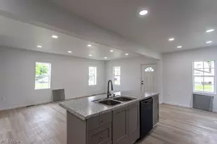 1358 Belvedere Ave SE, Warren, OH 44484 - Photo 11
