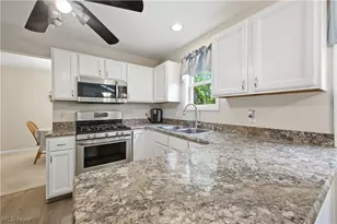 1208 Cedarwood Dr, Mineral Ridge, OH 44440 - Photo 7