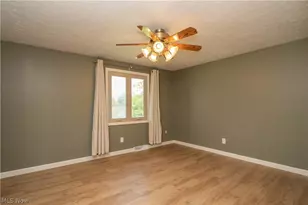 5251 Tanglewood Dr NE, Louisville, OH 44641 - Photo 15