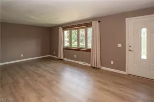 5251 Tanglewood Dr NE, Louisville, OH 44641 - Photo 5