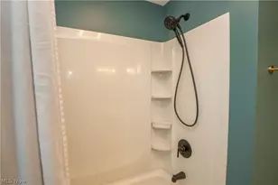 5251 Tanglewood Dr NE, Louisville, OH 44641 - Photo 23