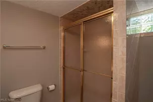 5251 Tanglewood Dr NE, Louisville, OH 44641 - Photo 31