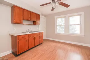 19211 Shawnee Ave, Loveland, OH 44119 - Photo 9