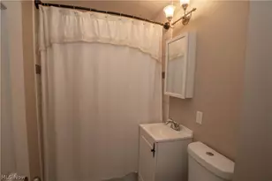 1060 Orchard Ave NE, North Canton, OH 44720 - Photo 17
