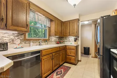 1649 Harmony Lane SW, North Canton, OH 44709 - Photo 7
