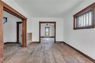345 12th St, Elyria, OH 44035 - Photo 9