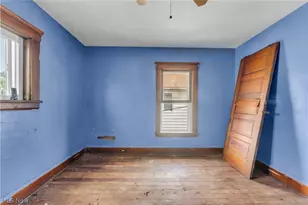 345 12th St, Elyria, OH 44035 - Photo 11