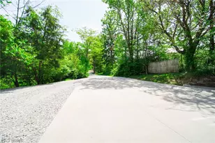 2317 Goshen Hill Rd SE, New Philadelphia, OH 44663 - Photo 25