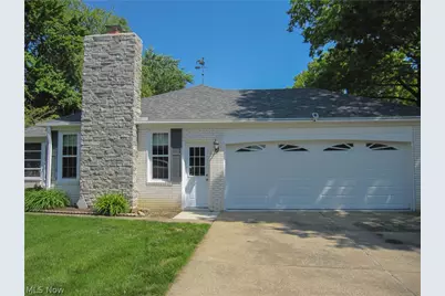 7351 Starcliff Avenue NW, North Canton, OH 44720 - Photo 3