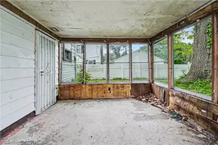 1358 Peckham St, Akron, OH 44320 - Photo 5