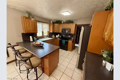 5520 Sharon Drive, Youngstown, OH 44512 - Photo 7