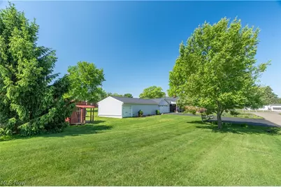 4260 Broadway Avenue NE, Louisville, OH 44641 - Photo 35