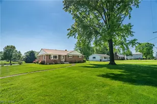 4260 Broadway Ave NE, Louisville, OH 44641 - Photo 33