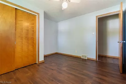 4260 Broadway Avenue NE, Louisville, OH 44641 - Photo 17