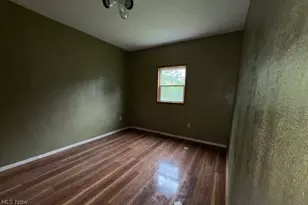484 Haessler Ave, Zanesville, OH 43701 - Photo 9