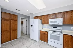 839 Sutton Pl, Akron, OH 44313 - Photo 19
