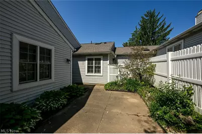 839 Sutton Place, Akron, OH 44313 - Photo 5