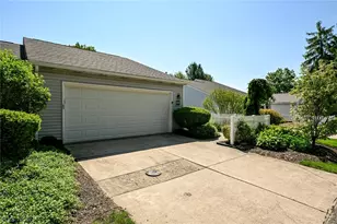 839 Sutton Pl, Akron, OH 44313 - Photo 3