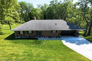788 Ridgewood Dr, Coshocton, OH 43812 - Photo 3