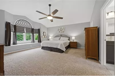 10376 Lake Meadows Drive, Strongsville, OH 44136 - Photo 19