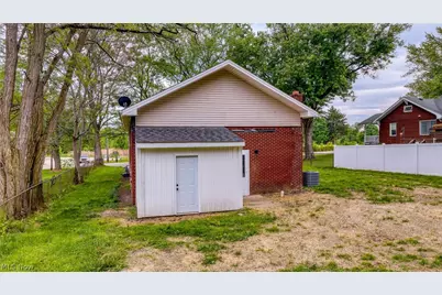 7997 Columbus Road NE, Louisville, OH 44641 - Photo 47