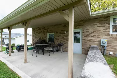 1094 Desert Street NE, Uniontown, OH 44685 - Photo 17