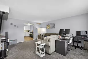 1529 Lee Terrace Dr, Wickliffe, OH 44092 - Photo 9