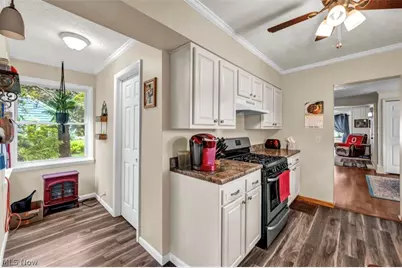 77 S Crowell Avenue, Geneva, OH 44041 - Photo 9