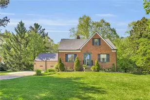950 E Sprague Rd, Grandview Heights, OH 44147 - Photo 1