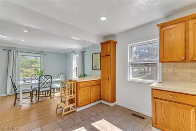 950 E Sprague Road, Grandview Heights, OH 44147 - Photo 11
