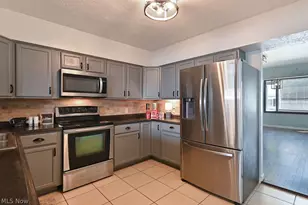 1910 Tudor St, Cuyahoga Falls, OH 44221 - Photo 11