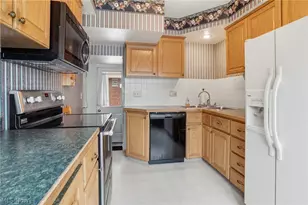 272 Schrop Ave, Akron, OH 44312 - Photo 7
