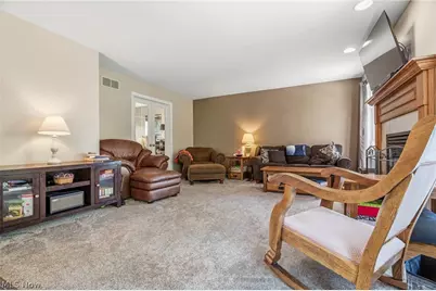 4297 Brookview Court, Uniontown, OH 44685 - Photo 9