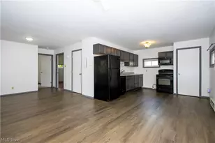 912 Jefferson St, Orrville, OH 44667 - Photo 5