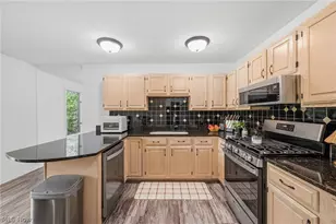 18976 Thorpe Rd, Chagrin Falls, OH 44023 - Photo 11