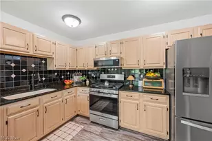 18976 Thorpe Rd, Chagrin Falls, OH 44023 - Photo 13