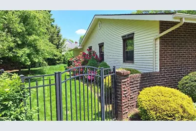 410 Breezewood Circle, Wadsworth, OH 44281 - Photo 3