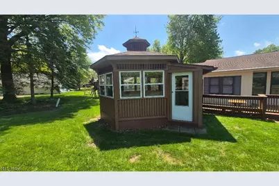 410 Breezewood Circle, Wadsworth, OH 44281 - Photo 5