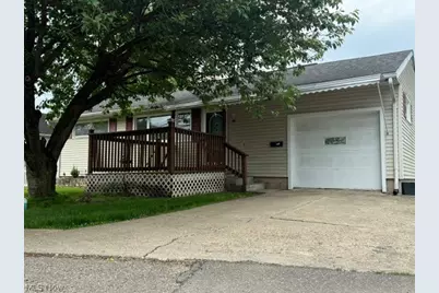 740 Ashwood Lane NE, New Philadelphia, OH 44663 - Photo 1