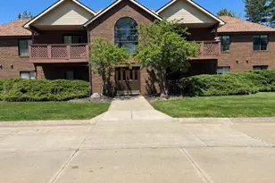 8621 Scenicview Dr, Grandview Heights, OH 44147 - Photo 1