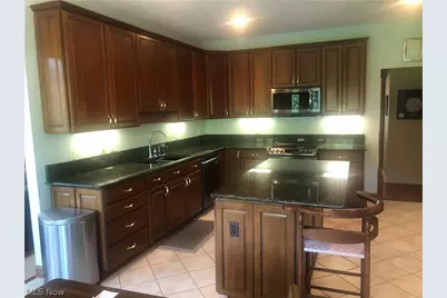 8135 Thackeray Court, Grandview Heights, OH 44147 - Photo 13