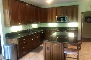 8135 Thackeray Ct, Grandview Heights, OH 44147 - Photo 13